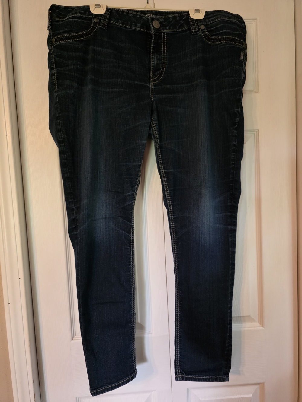Dark Wash Women's Skinny Jeans - Classic Slim Fit